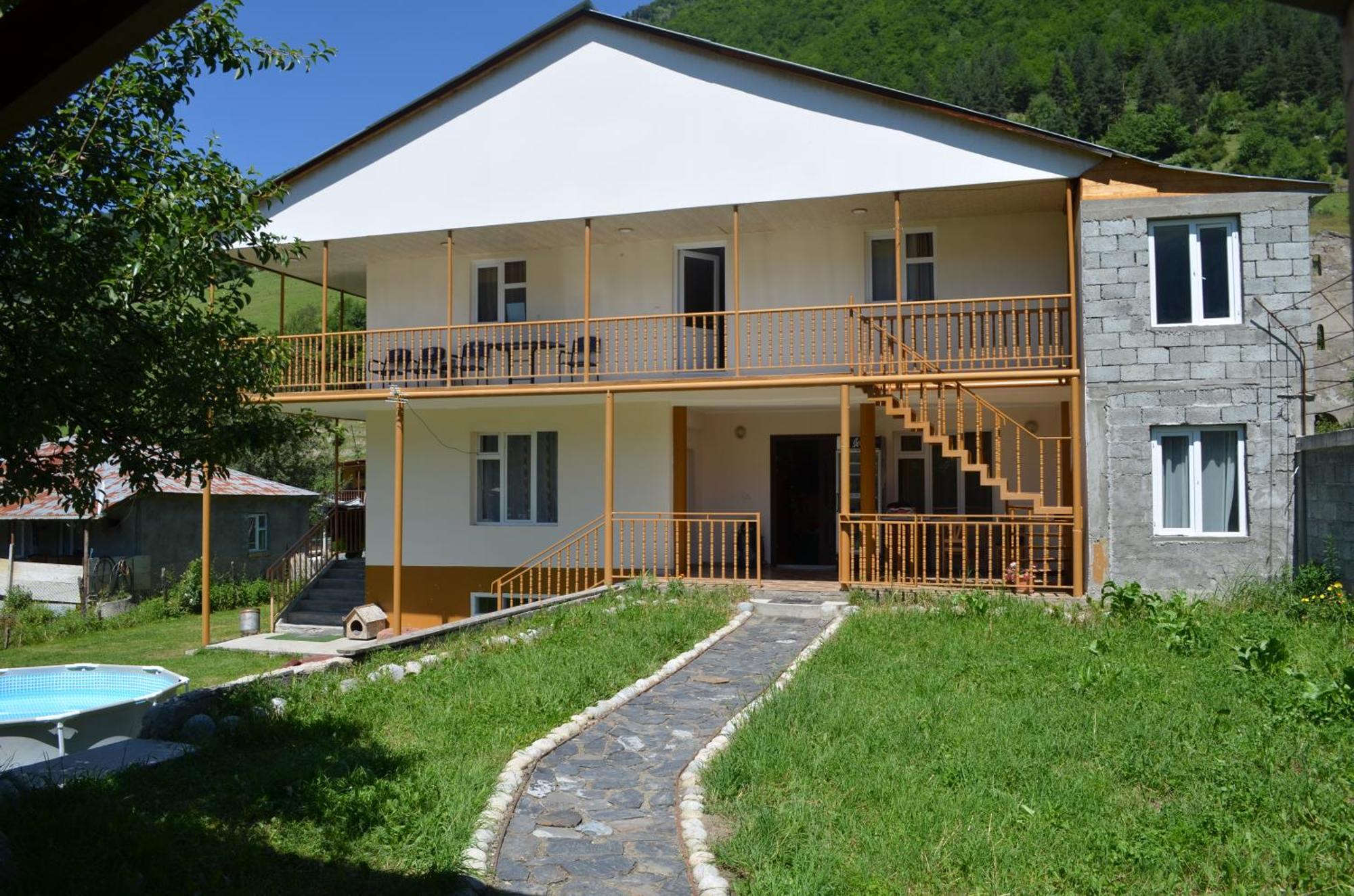 Guesthouse Qarim Mestia Exterior foto
