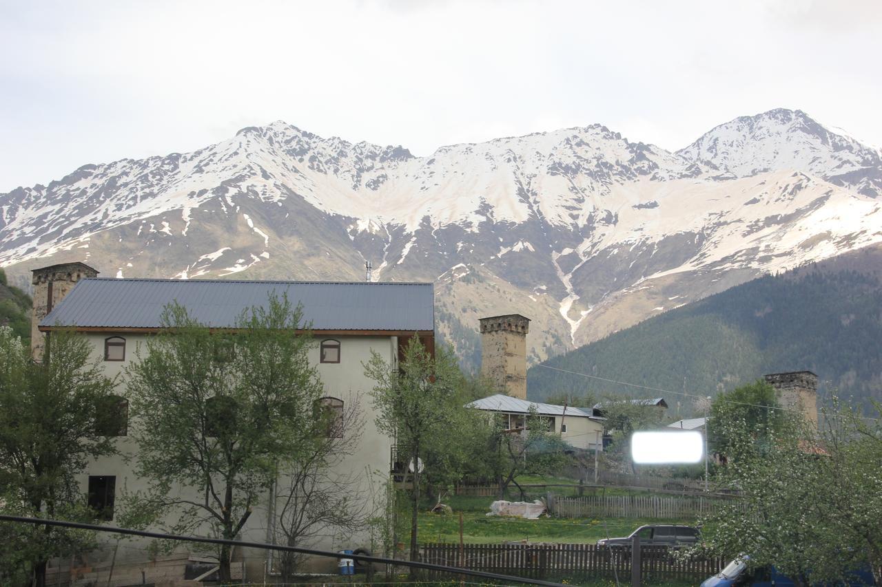 Guesthouse Qarim Mestia Exterior foto